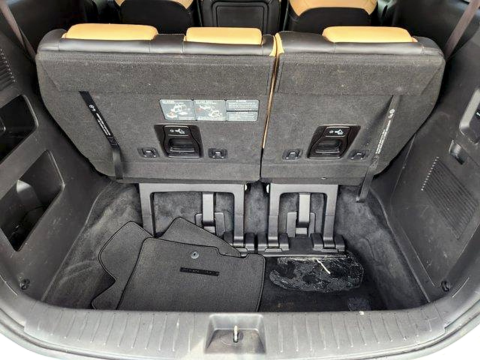 2022 Kia Carnival LX SEAT PACKAGE